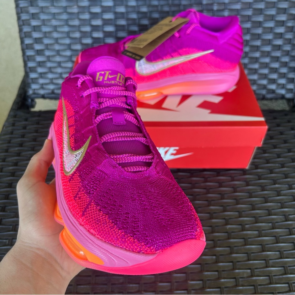 NIKE AIR ZOOM GT HUSTLE 3 HYPER PINK - WOMENS 10 / MENS 8.5 - Picture 2 of 5